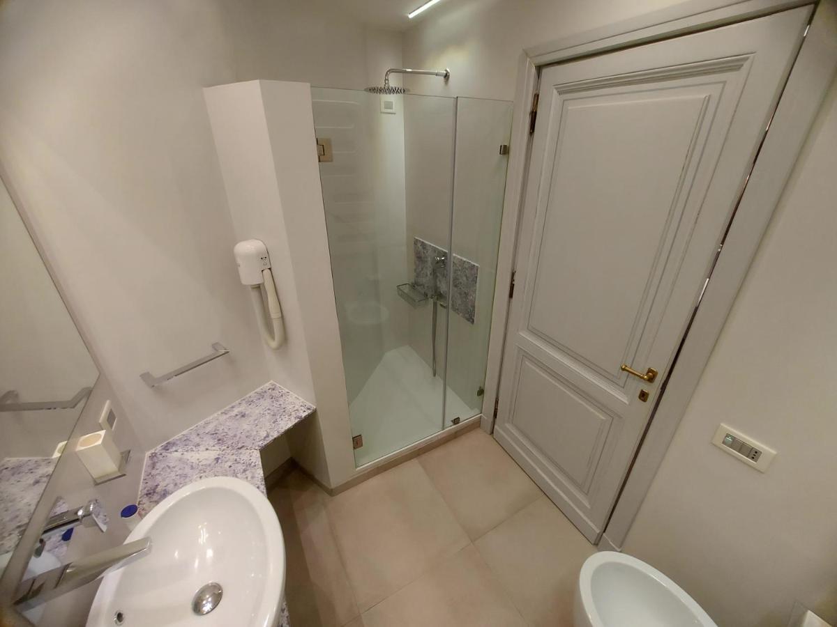 New! Bellissimo Palazzofranchi Pantheon Apartment Rome Luaran gambar
