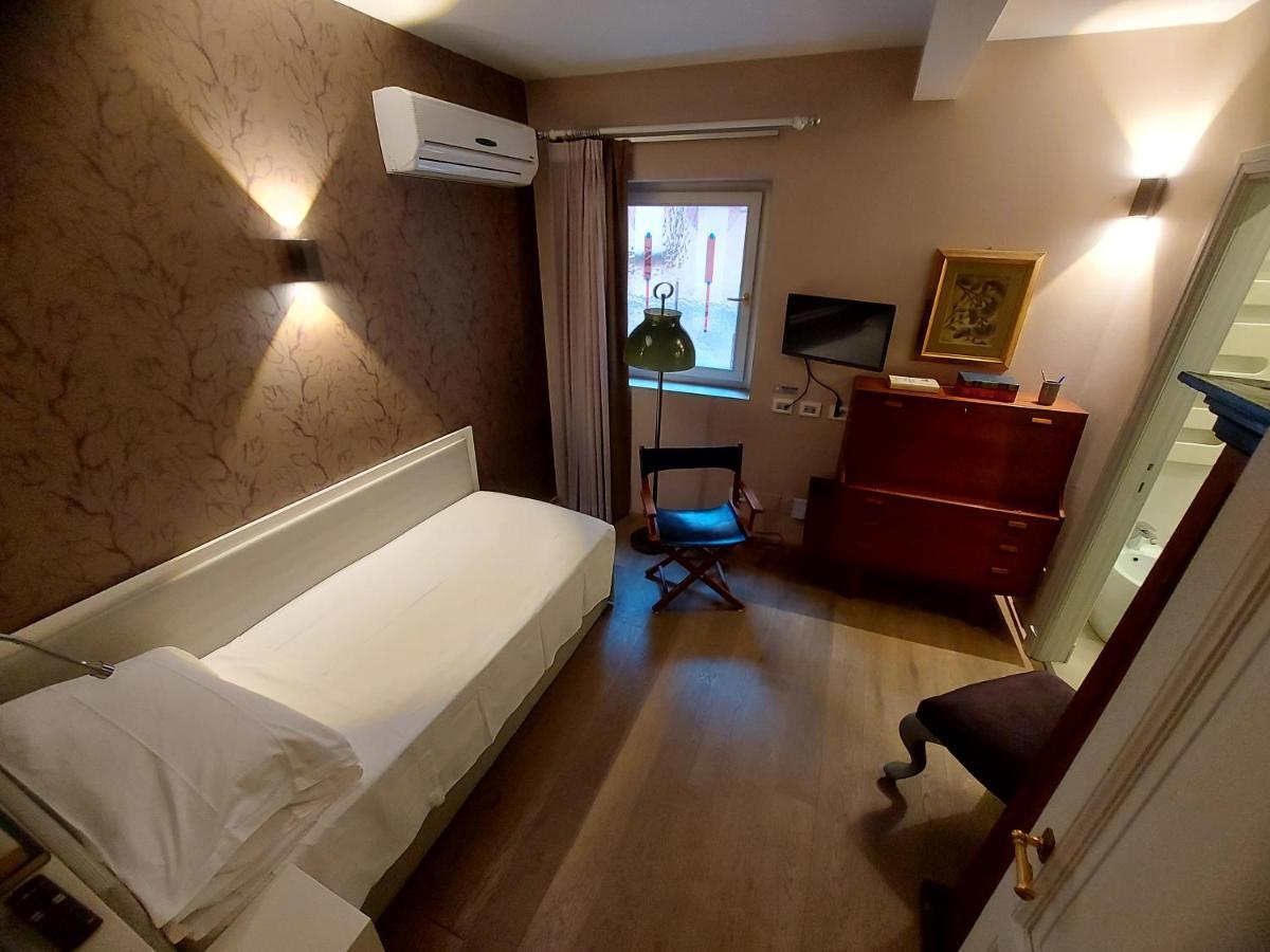 New! Bellissimo Palazzofranchi Pantheon Apartment Rome Luaran gambar